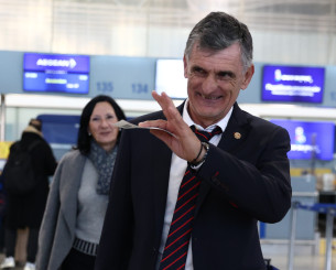 Ο Ολυμπιακός αναχώρησε για το Άμστερνταμ με στόχο να γυρίσει με πρόκριση (photos)