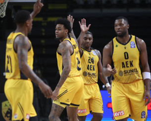Όταν τα πράγματα γίνονται ζόρικα, η ΑΕΚ συνεχίζει