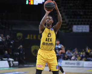 Ο Τζέιμς Νάναλι στο Athletiko: «Ήρθα για να κάνω το παιχνίδι πιο εύκολο για τους συμπαίκτες μου»