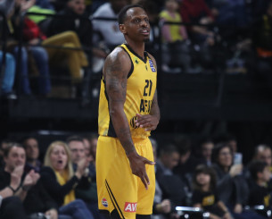 Ο Νάναλι της έδωσε την... σπίθα, η ΑΕΚ «καθάρισε» και τον Κολοσσό