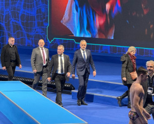 Ο Γιάννης Βρούτσης παρακολουθεί από κοντά τον μικρό τελικό ανάμεσα σε Ελλάδα και Ιταλία