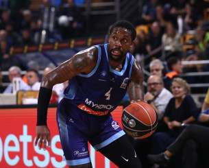 Ο Κέντρικ Ρέι στο Athletiko: «Η Μύκονος μου δίνει τη δυνατότητα να δέιξω ποιος είμαι»