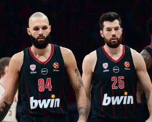 Ενός λεπτού σιγή πριν το Ολυμπιακός - Μπαρτσελόνα