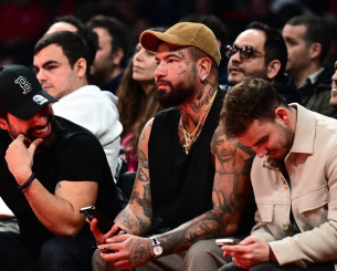 Ο τράπερ Snik παρακολουθεί το Ολυμπιακός - Μακάμπι Τελ Αβίβ στο ΣΕΦ