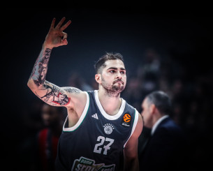 Μπουγέλο και αποθέωση για τον Τολιόπουλο στα αποδυτήρια του Παναθηναϊκού: «Πάμε Πιστομπίλι!»