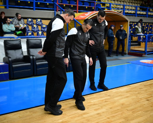 Πρόβλημα στο γήπεδο του Περιστερίου λόγω βροχόπτωσης - Στον «αέρα» το ματς με τη Σαραγόσα (photos)