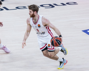 Οι «κατάρες» είναι για να σπάνε και οι διαφορές για να μην χάνονται