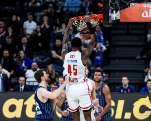 Χολ: «Να σταματήσουμε να βγαίνουμε χαλαροί στο δεύτερο ημίχρονο»