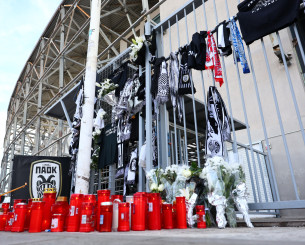 Συγκλονιστική πρωτοβουλία: Οι οπαδοί του ΠΑΟΚ θα συνοδεύσουν τις σωρούς των επτά συνοπαδών τους στην Τούμπα