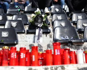 Απογειώθηκε από την Ελευσίνα το ειδικό αεροσκάφος για Ρουμανία - Επαναπατρίζονται σήμερα και οι σοροί των οπαδών του ΠΑΟΚ