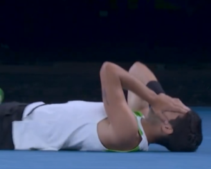 Δεν μπορούσε να το πιστέψει: Η στιγμή που ο Αλκαράθ παίρνει τον τελευταίο πόντο από τον Τζόκοβιτς (video)