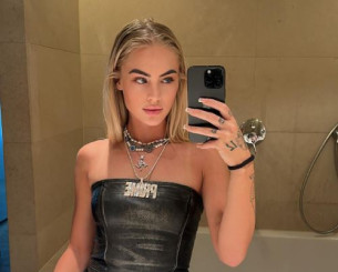 Τι το ήθελε - Η πιο εντυπωσιακή παίκτρια στον κόσμο πήγε να μιμηθεί τον Ροναλντίνιο και σακάτεψε έναν καμεραμάν (video)