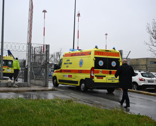 Έφτασε στη Θεσσαλονίκη το αεροπλάνο με τους δύο τραυματίες οπαδούς του ΠΑΟΚ (video)