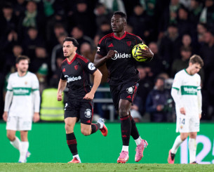 «Έκλεψε» τον βαθμό στο φινάλε κόντρα στην Έλτσε η Σεβίλλη του Αλμέιδα