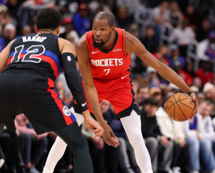 Οι Ρόκετς τελείωσαν το σερί των Πίστονς, νέα ήττα για τους Θάντερ