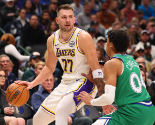 Επέστρεψαν οι νίκες οι Λέικερς, άνετοι οι Χιτ