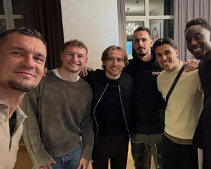 Ο Μόντριτς παρέα με ποδοσφαιριστές του ΠΑΟΚ (photo)