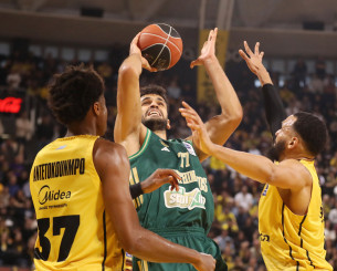 Δεν βγήκε από τα αποδυτήρια του Παναθηναϊκού για το δεύτερο ημίχρονο ο Γιουρτσέβεν