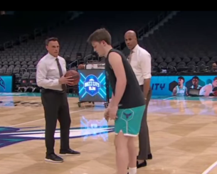 Η τέχνη του ελεύθερου σουτ: Ο Κνόπελ εξηγεί πώς δημιουργεί χώρο για ελεύθερο τρίποντο (video)