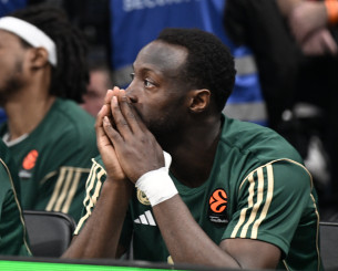 Το μήνυμα της συζύγου του Γκραντ για τον τραυματισμό του Αμερικανού στο χέρι