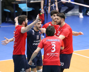 Οι ομάδες βόλεϊ της Νέας Σμύρνης πήραν με ανατροπές τα πρώτα εισιτήρια για τους «8» του Κυπέλλου