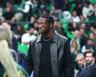 Η χλιδάτη παρουσία του Ναν - Τι φορούσε ο τραυματίας σούπερ σταρ στο ματς με την Ρεάλ (photos)