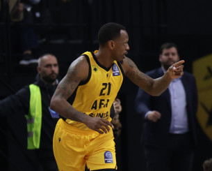 Τζέιμς Νάναλι, το κομπιούτερ: Η αδιανόητη ρουτίνα του άσου της ΑΕΚ που τον κρατάει σε φόρμα