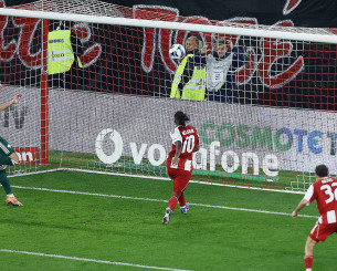 Η απίθανη χαμένη ευκαιρία του Μαρτίνς πάνω στη γραμμή (video)