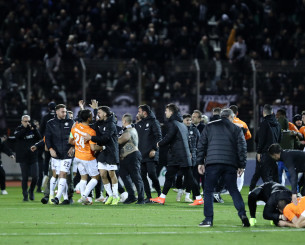Ένταση στο τέλος του ματς στη Λιβαδειά ανάμεσα σε παίκτες και οπαδούς (video)
