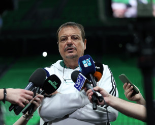 Αταμάν: «Το μόνο που με ενδιαφέρει είναι να νικήσουμε τη Φενέρ» - Τι είπε για τον Χέιζ - Ντέιβις