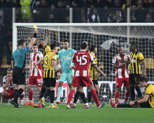 Ξανά διαιτητής σε ντέρμπι ο Μάκελι: Ορίστηκε στο Άλκμααρ - Άγιαξ με τους ίδιους βοηθούς