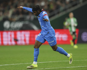 Ονειρικό ντεμπούτο με γκολ για τον Λούκμαν, «ξάπλωσε» δυο αμυντικούς και σκόραρε (video)