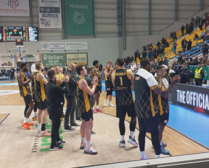 Κιτρινόμαυρο... πάρτι στην Καρδίτσα για το +28 της ΑΕΚ (video)