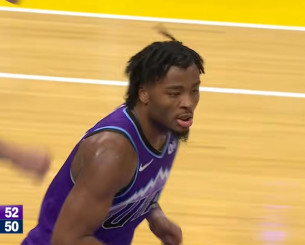 Ακόμα μοιράζει ασίστ: Ο Αϊζάια Κόλιερ σε βραδιά που θα θυμάται για πάντα με 22 ασίστ (video)