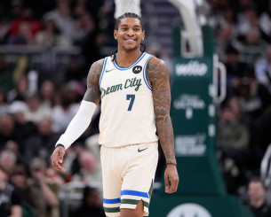 Με ηγέτη Κέβιν Πόρτερ Τζούνιορ και τρομερό Τόμας οι Μπακς