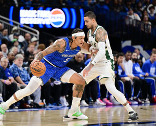 Οι Μάτζικ τελείωσαν το σερί των Μπακς