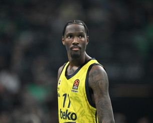 Έρχεται στην Ελλάδα ο Χέιζ-Ντέιβις, προπονείται και κάνει άμεσα ντεμπούτο με τον Παναθηναϊκό