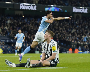 Το τυχερό γκολ του Μαρμούς που έδωσε το προβάδισμα στη Σίτι (video)