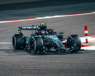 Η Mercedes κυριάρχησε και στις δοκιμές στο Μπαχρέιν - Προβλήματα για τη Ferrari του Χάμιλτον