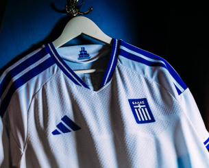 Η εντυπωσιακή λεπτομέρεια στη νέα φανέλα της Εθνικής που ξυπνά μνήμες Euro 2004