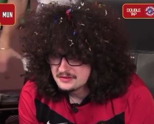 Η ατελείωτη νύχτα του οπαδού της Μάντσεστερ Γιουνάιτεντ σε μια ζωντανή μετάδοση που έσπασε ρεκόρ