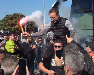 «Κάηκε» το αεροδρόμιο στο Ηράκλειο για τον ΟΦΗ - Οπαδοί σήκωσαν στον αέρα τον Κόντη (video)