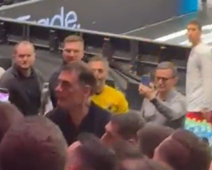 Ένταση στο Ντουμπάι: Ο Μπαρτζώκας τσακώθηκε με οπαδό που τον έβρισε στα ελληνικά (video)