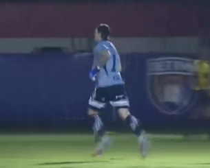 Απίστευτο σκηνικό στην Βραζιλία: Τερματοφύλακας άφησε κενή την εστία του και έτρεξε στην τουαλέτα (video)