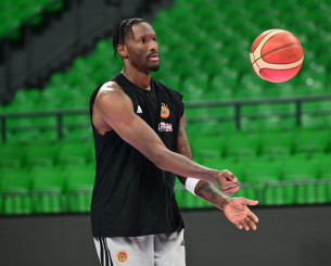 Το πρώτο μήνυμα του Χέιζ-Ντέιβις στα πράσινα: «Να θυμάστε πως πάντα θα βάζουμε τα δυνατά μας!» (video)