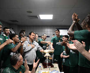 Τα «έσπασαν» στα αποδυτήρια οι παίκτες του Παναθηναϊκού μετά την κατάκτηση του Allwyn FInal 8 (photos)