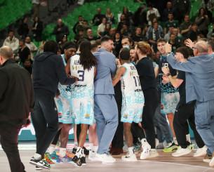 Οι έξαλλοι πανηγυρισμοί των παικτών του Κολοσσού και η αποθέωση Λυκογιάννη μετά το «διπλό» επί του Παναθηναϊκού (video)