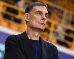 Μπαρτζώκας: «Μας διευκόλυναν οι απουσίες της ΑΕΚ, ήμασταν σοβαροί, δεν έχω ενημέρωση για τον Τζόουνς»