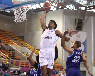 Το εντυπωσιακό κάρφωμα του Σμιθ απέναντι στη Μύκονο στον προημιτελικό του Allwyn Final 8 (video)