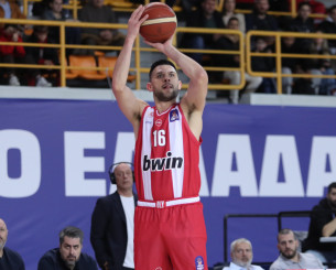 Διαδοχικά τρίποντα έδωσαν διαφορά στον Ολυμπιακό κόντρα στο Μαρούσι (video)